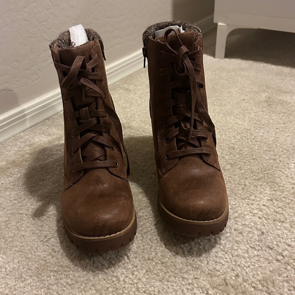 Carlos Santana Glinda Brown Lace-Up Chunky Sweater Ankle Boots 10 NIB - Picture 3 of 12